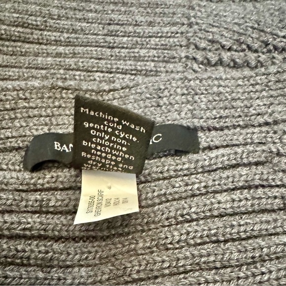 Banana Republic Scarf Grey - Picture 3 of 5
